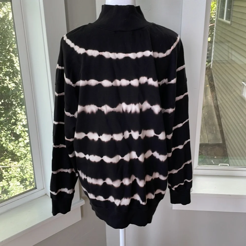 Wild Fable Oversized Black White Tie Dye Mockneck Sweatshirt Size Medium - Picture 5 of 7